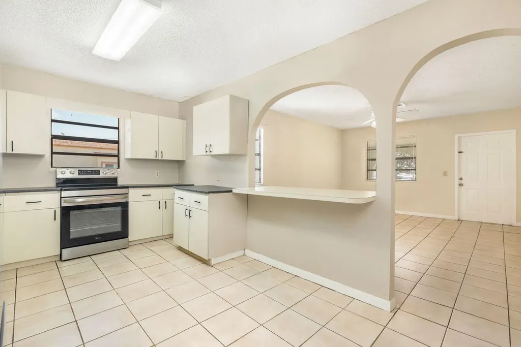 5003 Garden Avenue West Palm Beach FL 33405