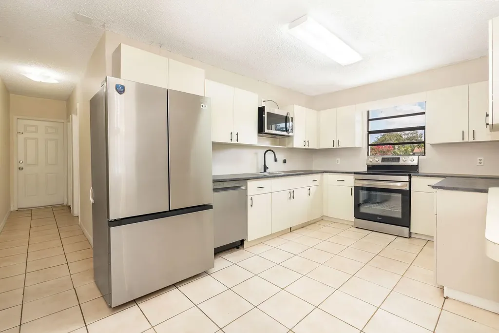 5003 Garden Avenue West Palm Beach FL 33405