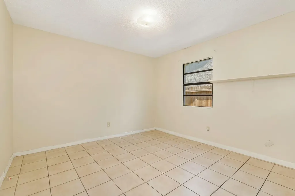 5003 Garden Avenue West Palm Beach FL 33405