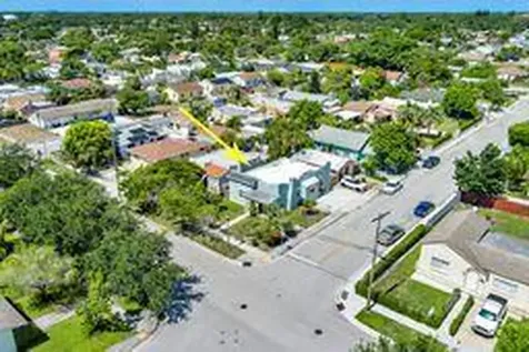 5003 Garden Avenue West Palm Beach FL 33405