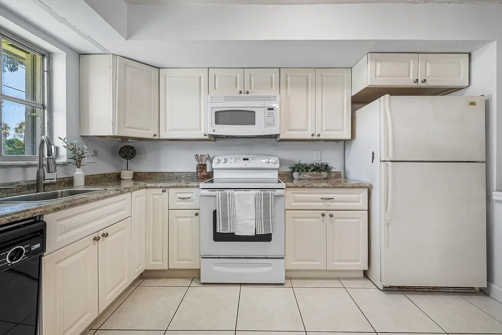 1440 SW 28th Avenue Boynton Beach FL 33426