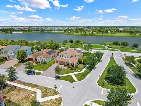 984 Sterling Pine Place Loxahatchee FL 33470