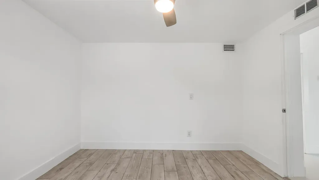 218 Glouchester Street Boca Raton FL 33487