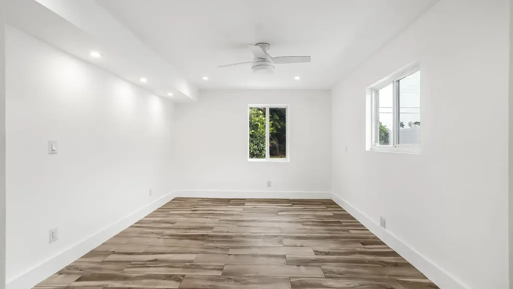 218 Glouchester Street Boca Raton FL 33487