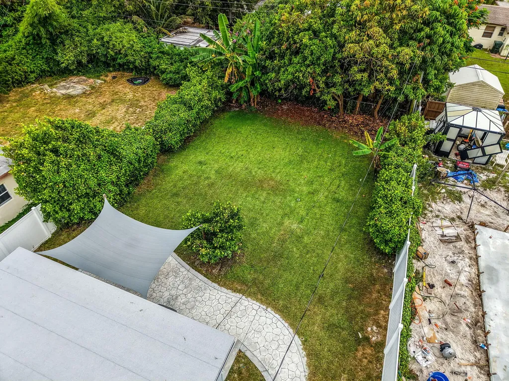 218 Glouchester Street Boca Raton FL 33487