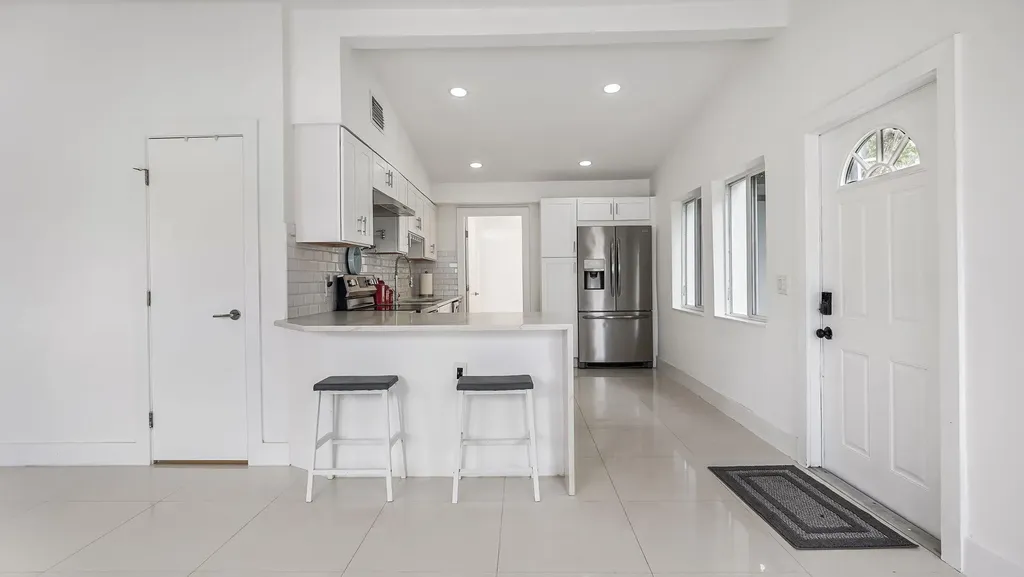218 Glouchester Street Boca Raton FL 33487