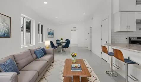 218 Glouchester Street Boca Raton FL 33487