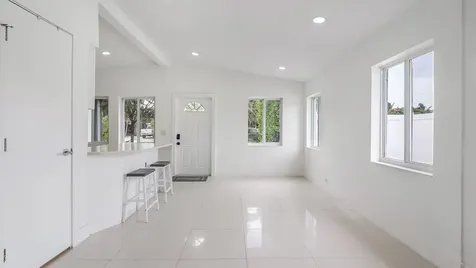 218 Glouchester Street Boca Raton FL 33487