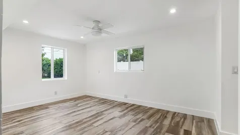 218 Glouchester Street Boca Raton FL 33487