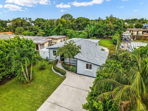 218 Glouchester Street Boca Raton FL 33487