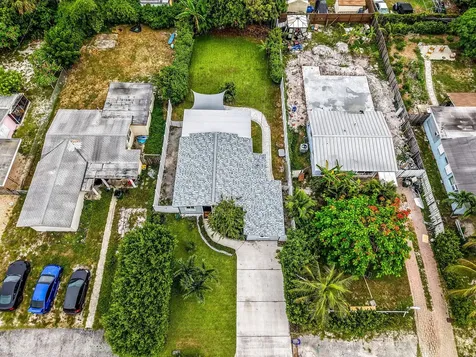 218 Glouchester Street Boca Raton FL 33487