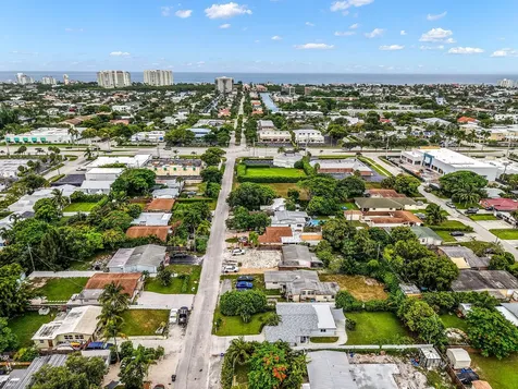 218 Glouchester Street Boca Raton FL 33487