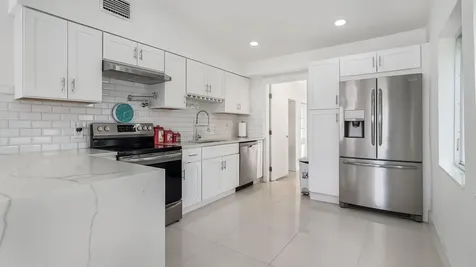 218 Glouchester Street Boca Raton FL 33487