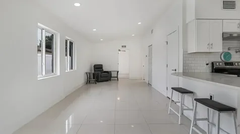 218 Glouchester Street Boca Raton FL 33487
