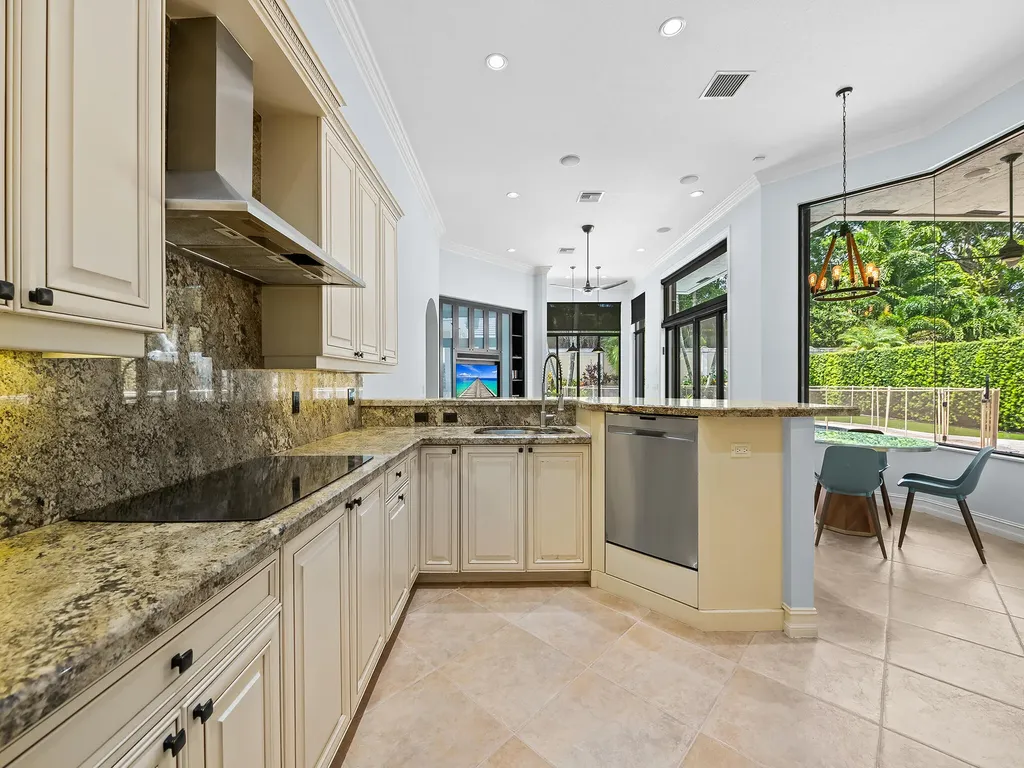 10800 Blue Palm Street Plantation FL 33324