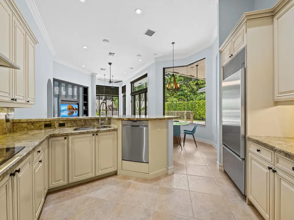 10800 Blue Palm Street Plantation FL 33324