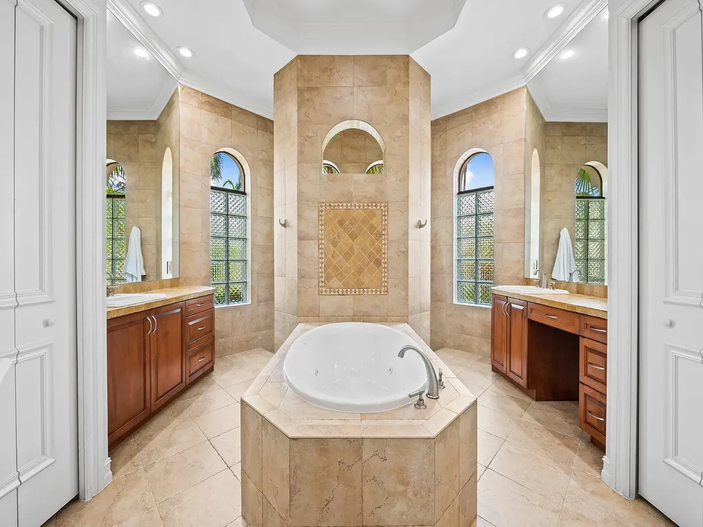 10800 Blue Palm Street Plantation FL 33324