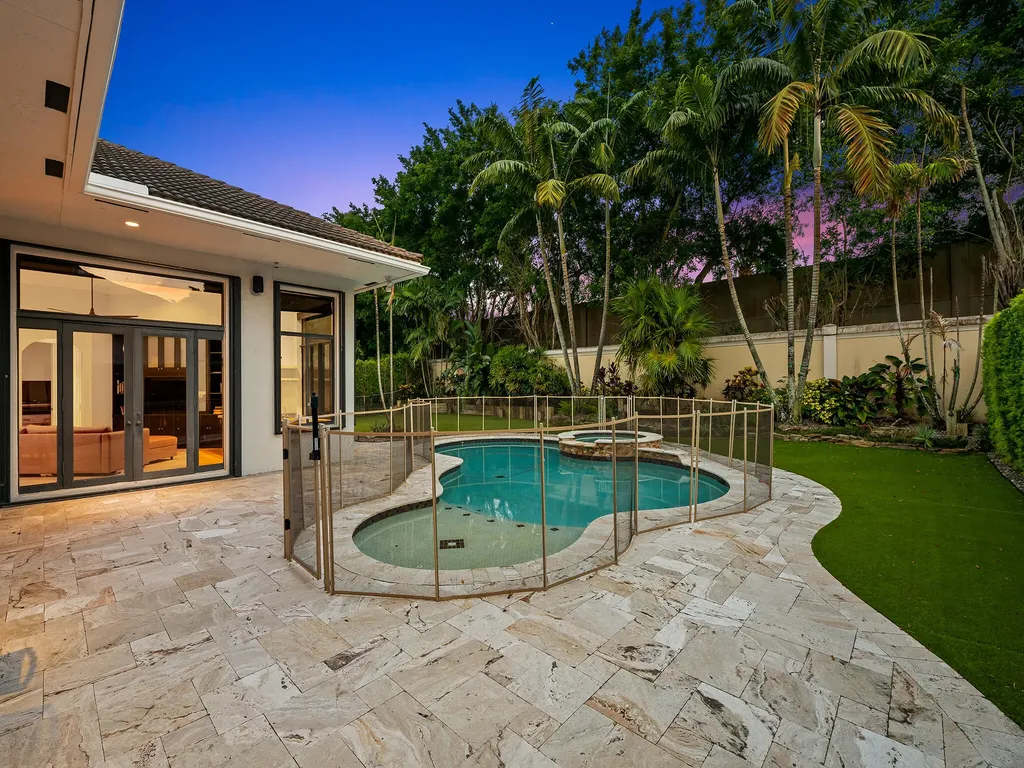 10800 Blue Palm Street Plantation FL 33324