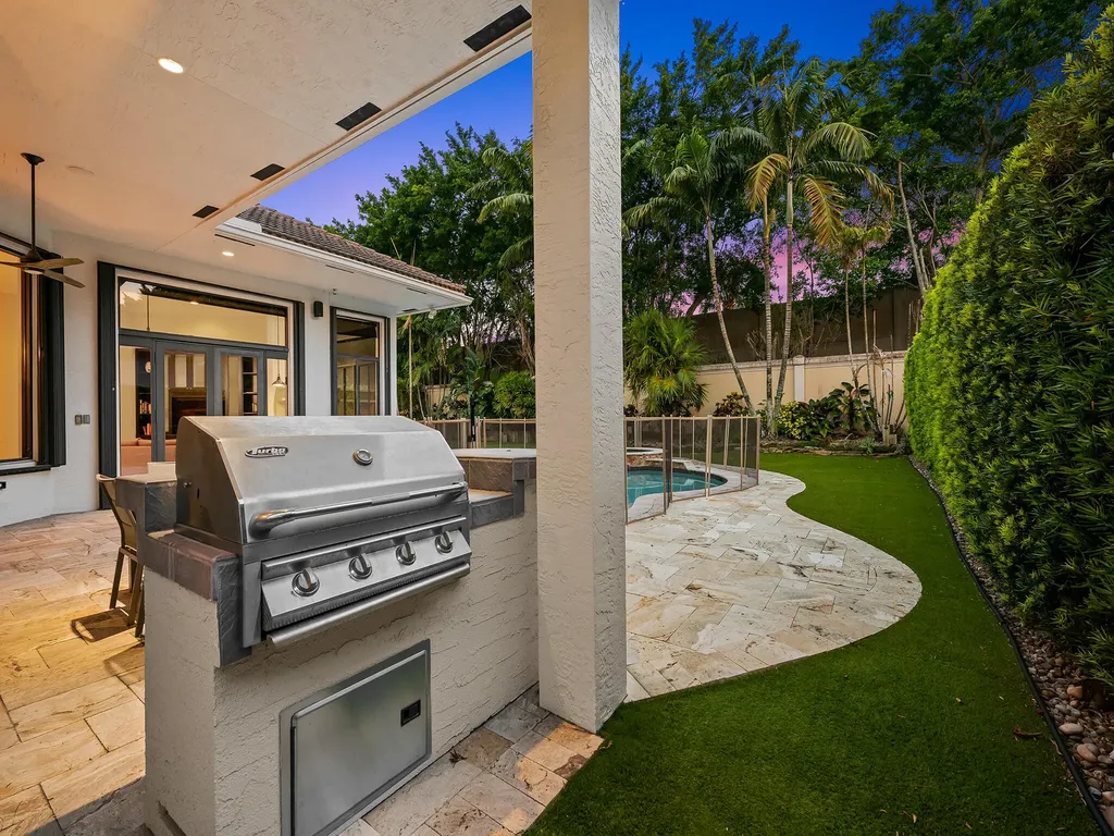 10800 Blue Palm Street Plantation FL 33324
