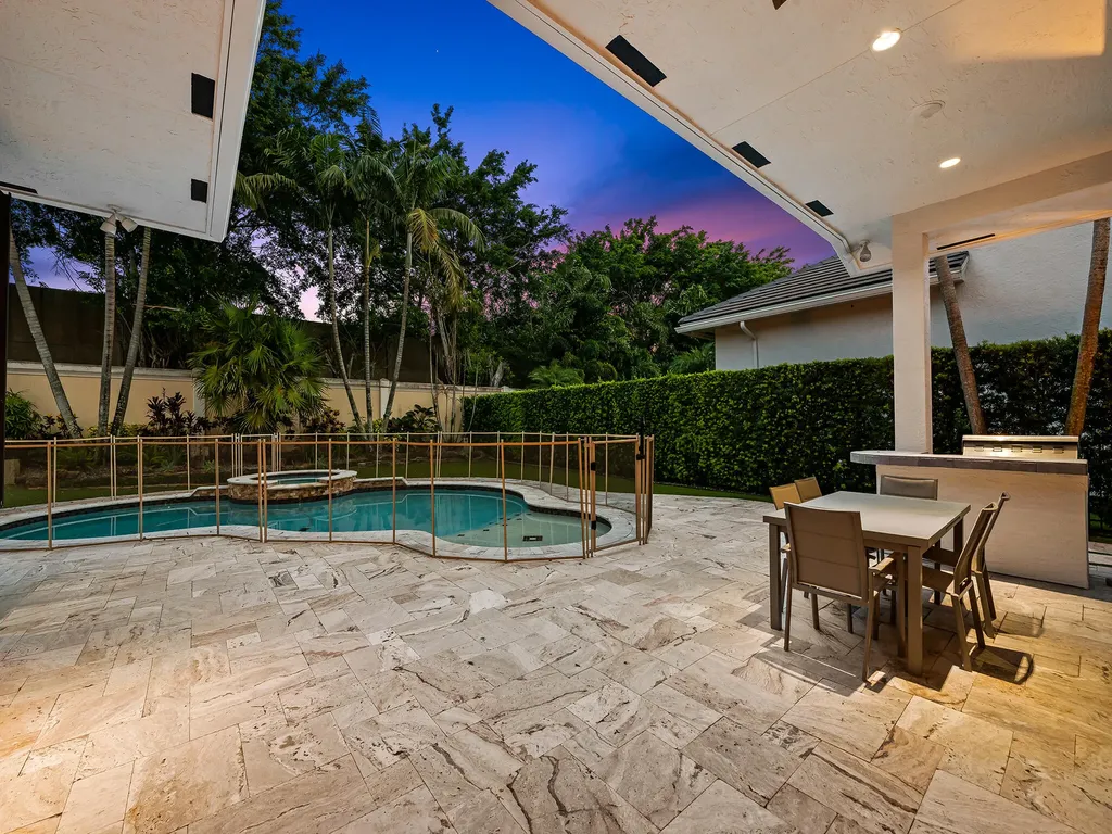 10800 Blue Palm Street Plantation FL 33324