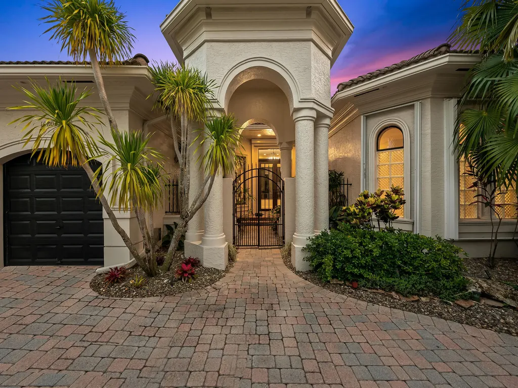 10800 Blue Palm Street Plantation FL 33324