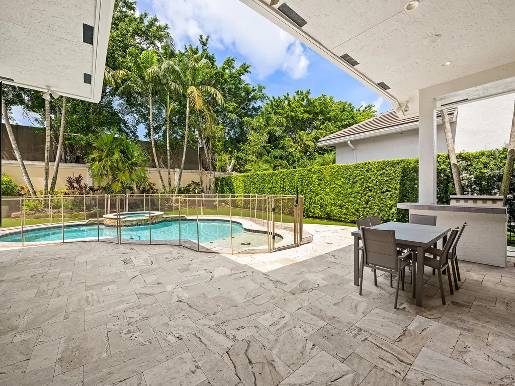 10800 Blue Palm Street Plantation FL 33324