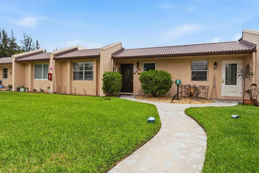 232 Lake Meryl Drive West Palm Beach FL 33411