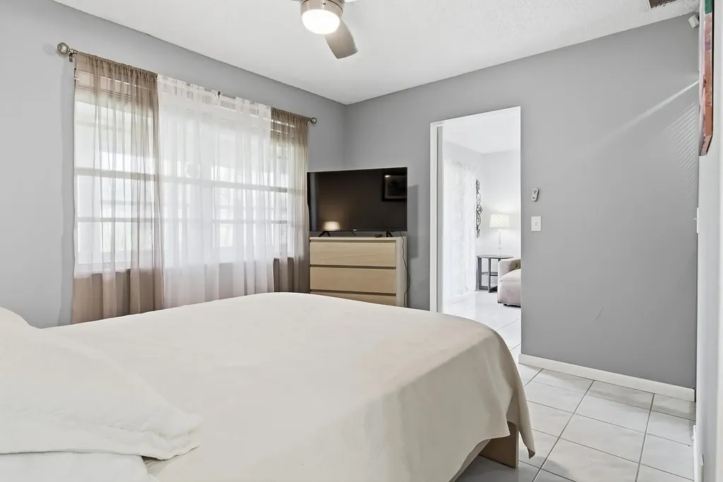232 Lake Meryl Drive West Palm Beach FL 33411