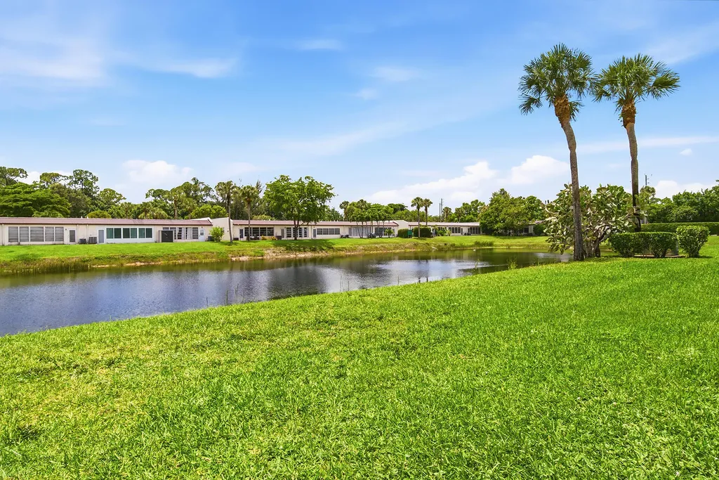 232 Lake Meryl Drive West Palm Beach FL 33411