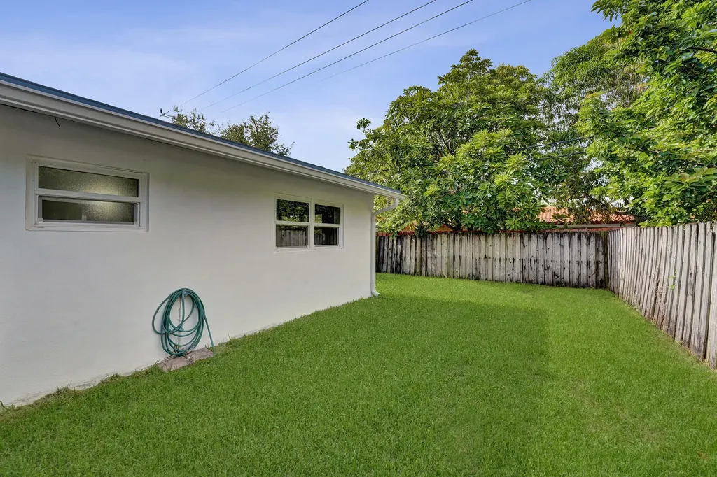3330 SW 18th Street Fort Lauderdale FL 33312