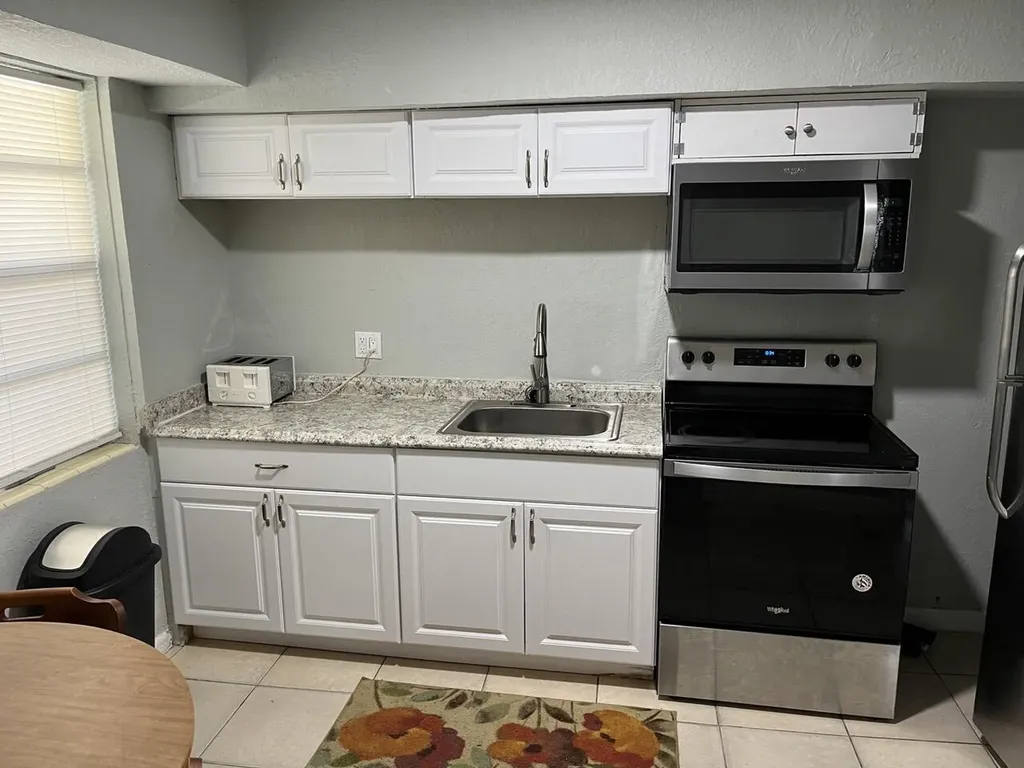 813 9th Avenue N Lake Worth Beach FL 33460