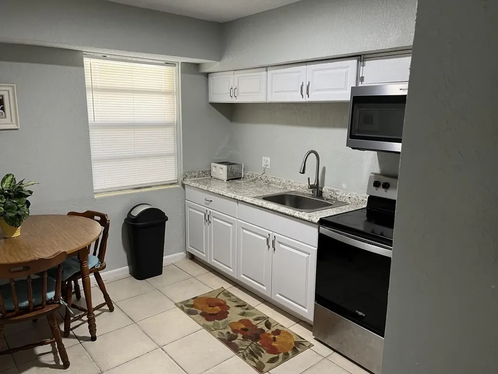 813 9th Avenue N Lake Worth Beach FL 33460