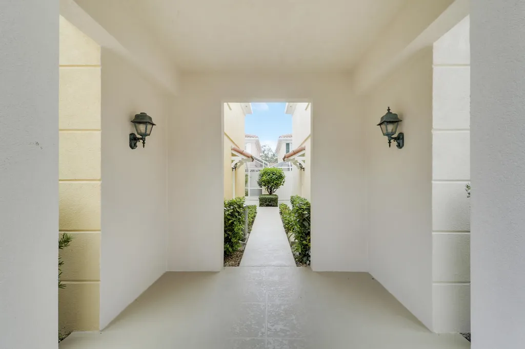 73 Laurel Oaks Circle Jupiter FL 33469
