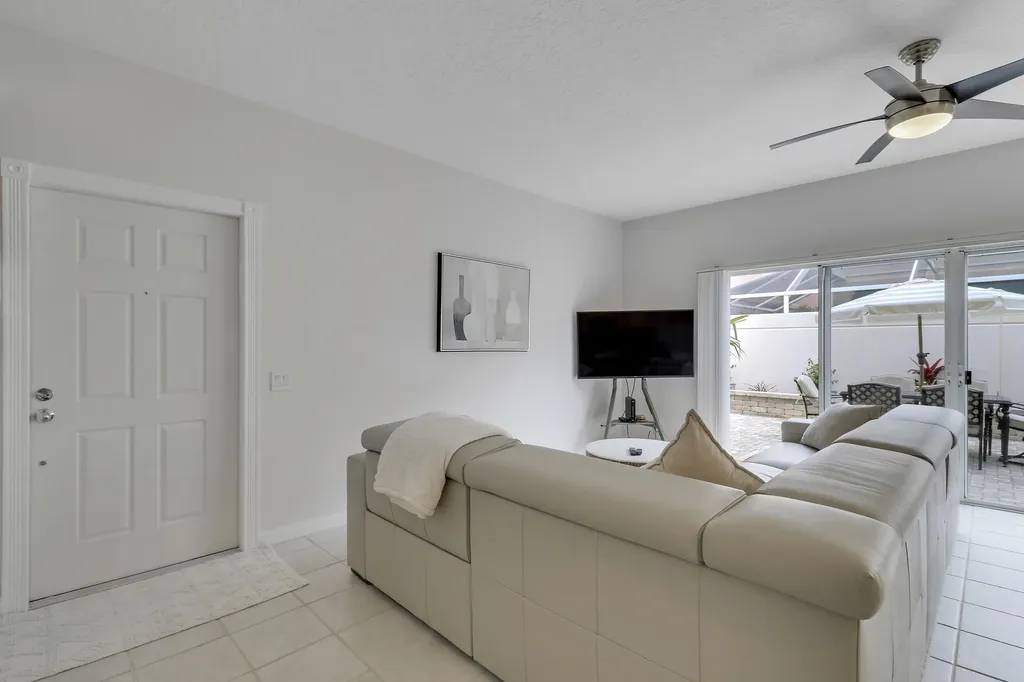 73 Laurel Oaks Circle Jupiter FL 33469