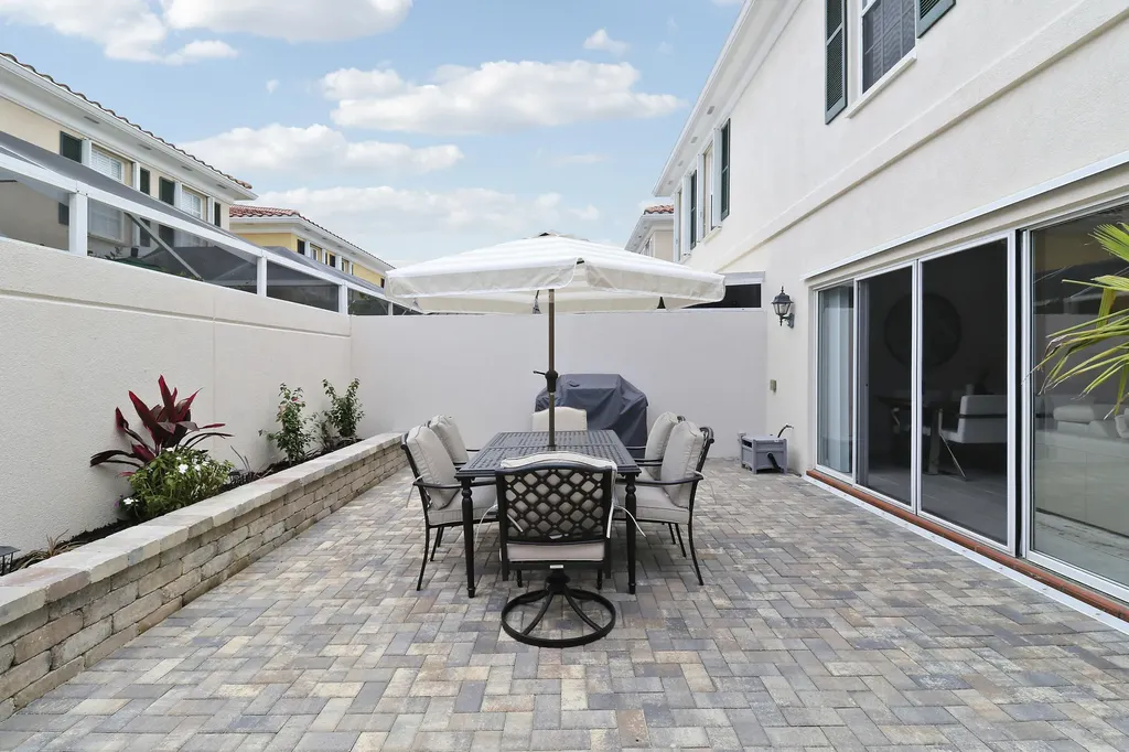 73 Laurel Oaks Circle Jupiter FL 33469