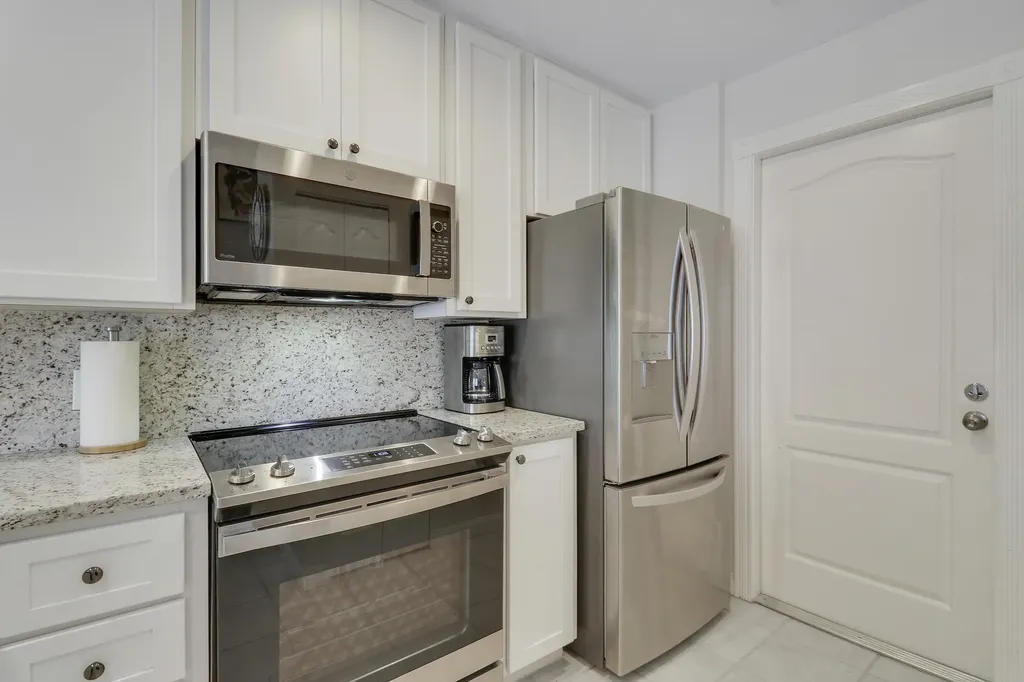 73 Laurel Oaks Circle Jupiter FL 33469
