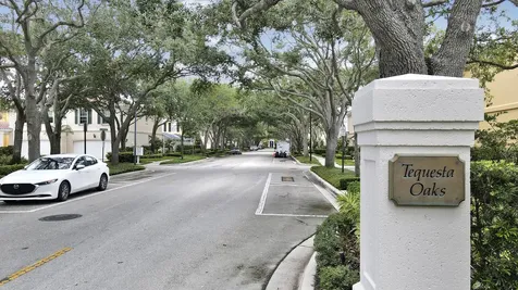 73 Laurel Oaks Circle Jupiter FL 33469