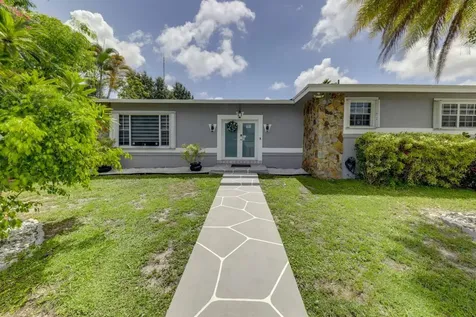 3609 SW 58th Avenue West Park FL 33023