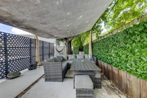 3609 SW 58th Avenue West Park FL 33023