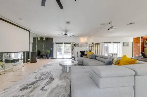 3609 SW 58th Avenue West Park FL 33023