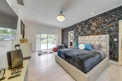 3609 SW 58th Avenue West Park FL 33023