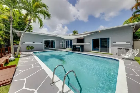 3609 SW 58th Avenue West Park FL 33023