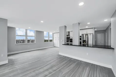 2751 S Ocean Drive Hollywood FL 33019