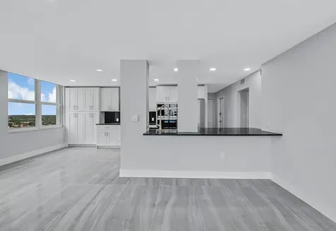 2751 S Ocean Drive Hollywood FL 33019