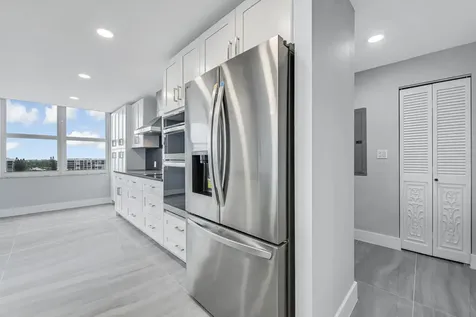 2751 S Ocean Drive Hollywood FL 33019