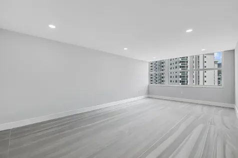 2751 S Ocean Drive Hollywood FL 33019