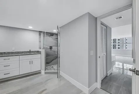 2751 S Ocean Drive Hollywood FL 33019