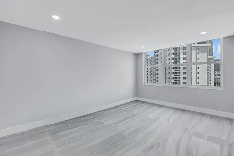 2751 S Ocean Drive Hollywood FL 33019