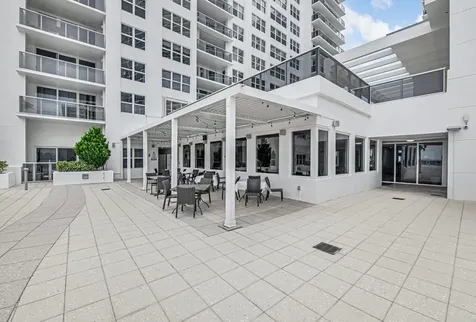 2751 S Ocean Drive Hollywood FL 33019