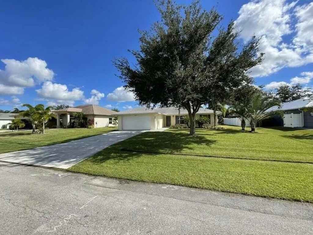 3661 SW Camastro Street Port St Lucie FL 34953